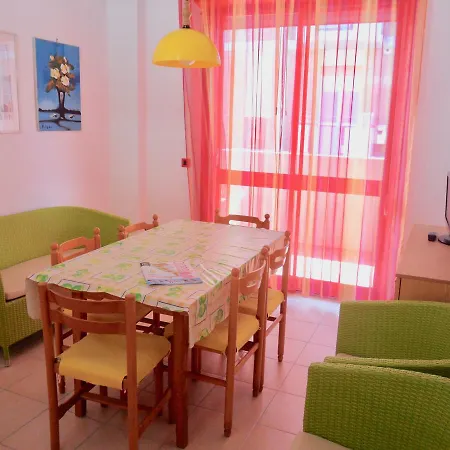 Condominio Romeo Apartment *
