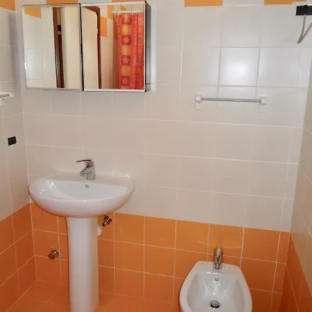 Condominio Romeo Apartment *
